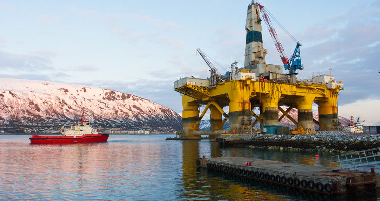 Oil drilling platform